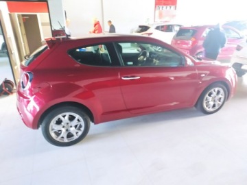 Alfa Romeo MiTo Hatchback 3d Facelifting 1.4 TB MultiAir 140KM 2014 Alfa Romeo Mito 1.4 140KM MultiAir Distinctive, zdjęcie 7