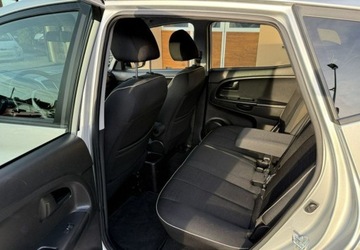 Kia Venga Mikrovan 1.6 DOHC CVVT 125KM 2015 Kia Venga 1,6 125KM Klimatronik Sewis 1Wlasciciel 1.6 Benzyna 125KM, zdjęcie 23