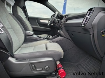 Volvo XC40 Crossover Facelifting 2.0 B3 163KM 2024 Volvo XC 40 B3 Dark Aktywny Tempomat Martwe Pola K, zdjęcie 24