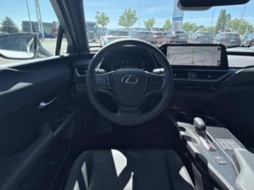 Lexus UX Crossover Facelifting 2.0 300h 199KM 2025 LEXUS UX 300h F Sport Design Hybrid Dynamic Force 2.0 199KM 2025, zdjęcie 8