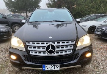 Mercedes Klasa M W164 Off-roader Facelifting 3.0 V6 (350 CDI) 231KM 2010 Mercedes-Benz ML Mercedes-Benz ML 350 CDI 4Matic 7G-TRONIC DPF 3.0 Diesel, zdjęcie 2
