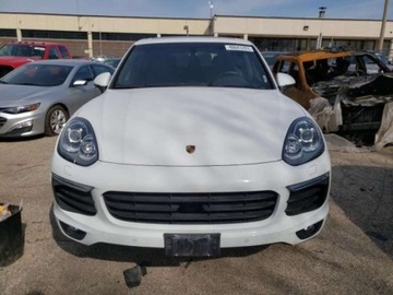 Porsche Cayenne III 2018 Porsche Cayenne 2018, 3.0L, 4x4, od ubezpieczalni, zdjęcie 4