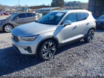 Volvo XC40 2023 Volvo XC 40 B5 Ultimate Bright Theme 2023 2.0 Benzyna 247KM, zdjęcie 1