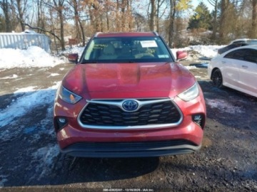 Toyota Highlander III 2022 Toyota Highlander Hybrid XLE, 2022r., 4x4, 2.5L 2.5 Hybryda 186KM, zdjęcie 4