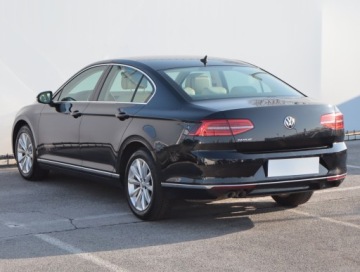 Volkswagen Passat B8 Limousine 2.0 TDI BlueMotion SCR 190KM 2018 VW Passat 2.0 TDI, Salon Polska, Serwis ASO, zdjęcie 3