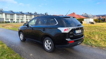 Mitsubishi Outlander III 2013 Mitsubishi Outlander 2.3 DID Intense+ 4WD 2013r, zdjęcie 29