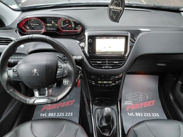 Peugeot 2008 I SUV Facelifting 1.2 PureTech 110KM 2018 Peugeot 2008 GT Line Kamera Navi Klimatronik ParkAssist 1.2 Benzyna 110KM, zdjęcie 17