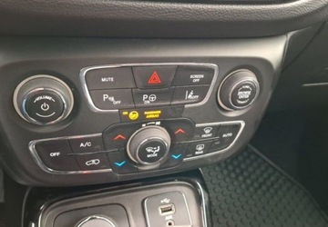 Jeep Compass II SUV 1.4 Multiair 170KM 2018 Jeep Compass 1.4 TMair Limited 4WD SS aut 1.4 Benzyna 170KM, zdjęcie 21