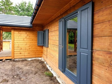 цельнопанельные деревянные ставни