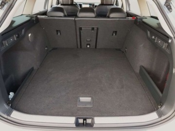 Volkswagen Passat B8 Variant Facelifting 2.0 TDI SCR 150KM 2025 Volkswagen Passat 2.0TDI 150KM Elegance DSG SerwisASO Acc Matrix Navi Hak, zdjęcie 12