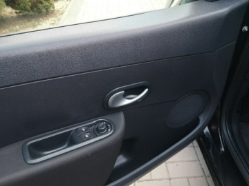 Renault Clio III Hatchback 5d 1.2 i 16V 75KM 2008 Renault Clio 1.2 Benzyna 75KM Klimatyzacja, zdjęcie 10