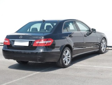 Mercedes Klasa E W211 Sedan W211 2.1 (220 CDI) 170KM 2009 Mercedes E E 220 CDI, 167 KM, Automat, Skóra, zdjęcie 4