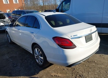 Mercedes Klasa C W205 Kabriolet Facelifting 2.0 300 258KM 2019 Mercedes-Benz Klasa C MERCEDES-BENZ C 300 4MATIC 2.0 Benzyna 259KM, zdjęcie 4