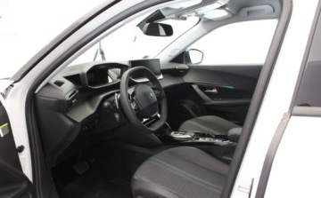 Peugeot 2008 II SUV 1.2 PureTech 130KM 2022 Peugeot 2008 PureTech 130 AUTOMAT EAT8 Allure Pack Perla SalonPL od R, zdjęcie 25