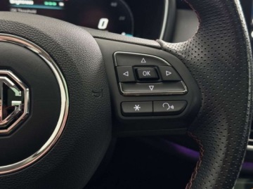 MG 2021 MG EHS Luxury Plug-in Hybrid Panorama Ambiente Kamera 360 CarPlay, zdjęcie 23