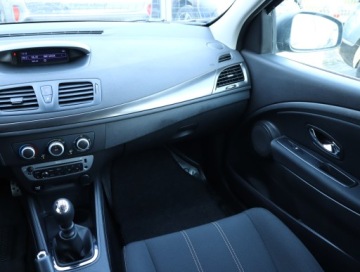 Renault Megane III Grandtour Facelifting 2013 1.2 Energy TCe 115KM 2016 Renault Megane 1.2 TCe, Salon Polska, Klima, zdjęcie 7