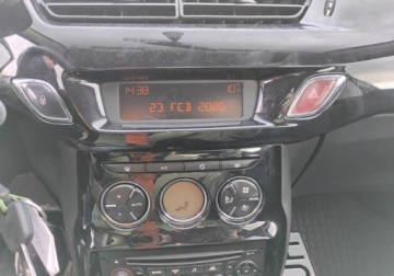 Citroen C3 II Hatchback facelifting 1.2 VTi 82KM 2014 Citroen C3 2014r, SALON POLSKA. 1.2 Benzyna. Lekko przetarty prawy bok. Je, zdjęcie 11