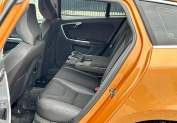 Volvo V60 I Kombi 2.0 D3 163KM 2010 Volvo V60 D3 5cyl 163KM Automat bixenon polskory PDC Navi 2.0 Diesel, zdjęcie 17