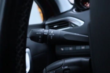 Peugeot 2008 I SUV Facelifting 1.2 PureTech 110KM 2018 Peugeot 2008 1.2 PureTech, Salon Polska, Automat, zdjęcie 22