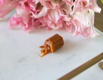 КОМПАНИЯ ПОДУМКИ с логотипом 1 КГ ЭКСПРЕСС 3 дня рекламы молочных помадок для ярмарок