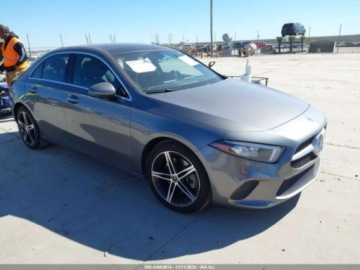 Mercedes Klasa A W177/V177 2022 Mercedes-Benz Klasa A 2022 Mercedes-Benz A-Class A 220 Sedan 2.0 Benzyna, zdjęcie 6