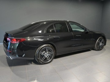 Mercedes Klasa E W214 Sedan 2.0 220d 197KM 2025 E Klasa 220 d 4-Matic AMG 2.0 197KM 2025, zdjęcie 5