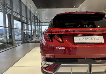 Hyundai Tucson IV SUV HEV Facelifting 1.6 T-GDI HEV 215KM 2025 Hyundai Tucson Hyundai Tucson 1.6 T-GDI HEV 215KM N-line Ultimate Red Od, zdjęcie 21