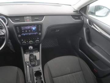 Skoda Octavia III Liftback Facelifting 1.8 TSI 180KM 2018 Skoda Octavia 1.8 TSI, Salon Polska, DSG, Klima, zdjęcie 7