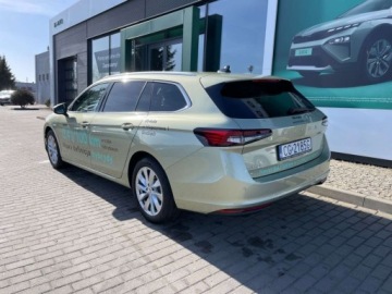 Skoda Superb III Kombi Facelifting 1.5 TSI 150KM 2024 Skoda Superb Skoda superb IV Combi 1.5 Hybryda Plug-in 204KM, zdjęcie 4