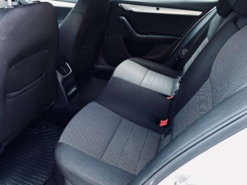 Skoda Octavia III Kombi 1.6 TDI CR DPF 105KM 2015 Skoda Octavia 1,6 TDI 105 KONI Zarejestrowana Super stan Wsiadac - jec, zdjęcie 18