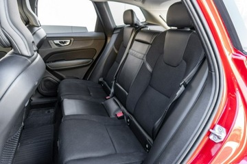 Volvo XC60 II 2021 Volvo XC 60 B4 D AWD Momentum Pro 197KM+14KM FV23%, zdjęcie 19