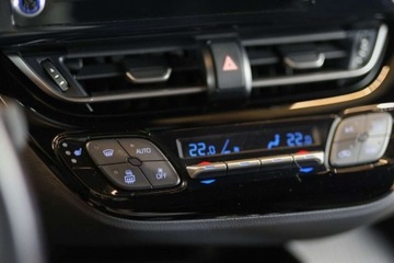 Toyota C-HR I Crossover Facelifting 1.8 Hybrid 122KM 2021 Toyota C-HR 1.8 Hybrid Style 1.8 Hybryda 122KM, zdjęcie 23