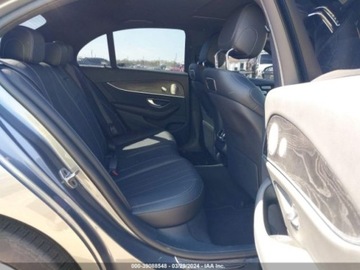 Mercedes Klasa E W213 2019 Mercedes-Benz Klasa E 2019 Mercedes-Benz E-Class E 300 RWD Sedan 2.0 241KM, zdjęcie 9