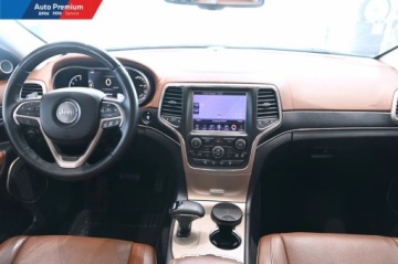Jeep Grand Cherokee IV Terenowy Facelifting 3.0 V6 CRD 250KM 2015 Jeep Grand Cherokee SummitAktywny tempomat ACCKamera cofaniaKeyless Go, zdjęcie 17