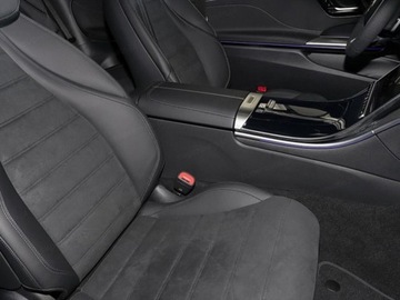 Mercedes CLE Coupe 2.0 200 204KM 2025 MERCEDES-BENZ CLE 200 4-Matic AMG Line 2.0 (204KM) 2025, zdjęcie 5