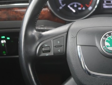 Skoda Superb II Sedan 1.4 TSI 125KM 2011 Skoda Superb 1.4 TSI, Skóra, Navi, Xenon, Klima, zdjęcie 15