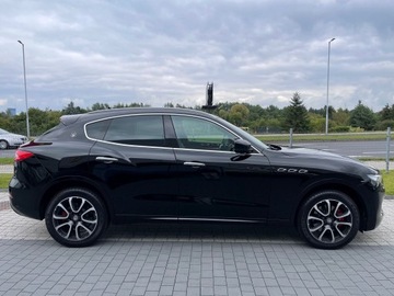 Maserati Levante 3.0 V6 GDI 350KM 2017 Maserati Levante 3.0 benz 349KM 2017r czarny- czerwone wnętrze Stan idealny, zdjęcie 5