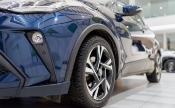 Toyota C-HR I Crossover Facelifting 1.8 Hybrid 122KM 2023 Toyota C-HR 1.8 Hybrid Style 1.8 Hybryda 122KM, zdjęcie 11