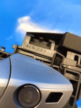 KLIKA DVEŘE LEVÝ PŘEDNÍ MERCEDES TŘÍDA C W204 FACELIFT 775