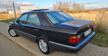 Mercedes W124 Sedan 2.0 136KM 1993 Mercedes-Benz W124 (1984-1993) 2.0I 136KM Klima Skora Z Grecji Bez rdzy, zdjęcie 3