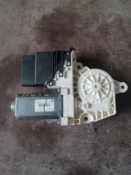 MOTOR STAHOVACÍ OKNO PRAVÝ VW PASSAT B6 1K0 959 704 P