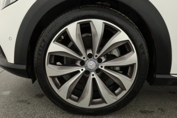 Mercedes Klasa E W213 All-Terrain 2.0 220d 194KM 2017 Mercedes E E 220 d 4MATIC, 1. Właściciel, zdjęcie 11