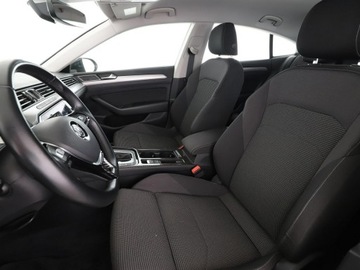 Volkswagen Arteon Fastback 2.0 TDI 150KM 2018 Volkswagen Arteon automat navi PDC-kamera, zdjęcie 12