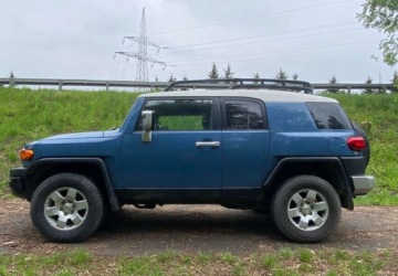 Toyota FJ Cruiser 4.0 239KM 2011 Toyota FJ Toyota FJ 4.0 4x4 4.0 Benzyna 239KM, zdjęcie 9