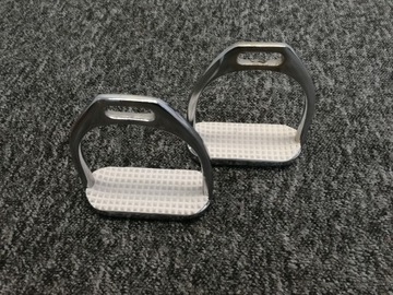 Седло универсальное, размер Halfinger 17,5