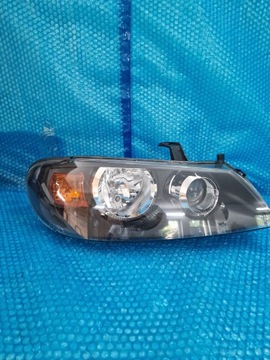 NISSAN ALMERA LAMPA PRZEDNIA PRAWA