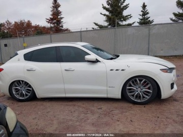 Maserati Levante 2018 Maserati Levante Granlusso 2018 3.0l 3.0 Benzyna 345KM, zdjęcie 6
