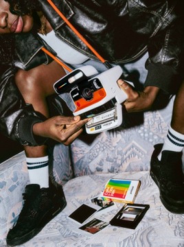 Белая флип-камера Polaroid Instant Camera