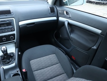 Skoda Octavia II Kombi 1.6 TDI CR DPF 105KM 2009 Skoda Octavia 1.6 TDI, Salon Polska, Klima, zdjęcie 7