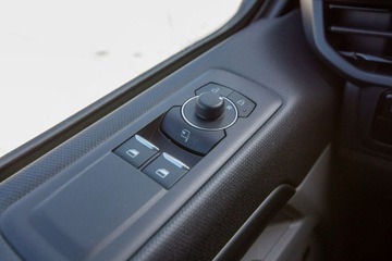 Ford Tourneo Custom II  L1 2.5 Plug-in Hybrid  232KM 2025 Ford Tourneo Custom 8-OSÓB L1H1 Hybryda Plug-In, zdjęcie 20